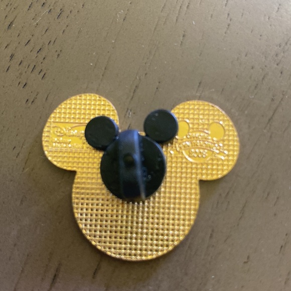 Vintage DisneyLand Resort Paris Official Pin Trading 2008 Mickey Mouse ! - Picture 3 of 7